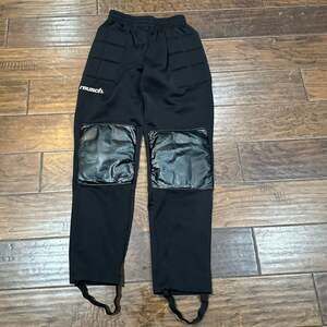 Reusch Soccer Goalkeeper Pants,‎ Padded 3/4 Length Training Bottoms, Black